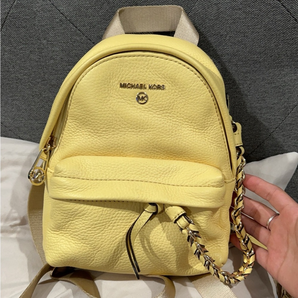 Original Mini Michael kors backpack 🎒 pastel yellow ✨🌼💫🍋🧈🍯💛🔆🟡🌛🌞